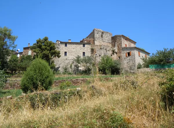 Le village de Vinezac en Ardèche.